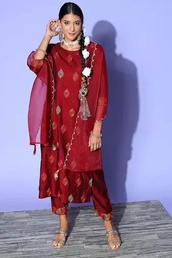 Women Maroon Floral Embroidered Sequinned Liva Kurta with Trousers & With Dupatta