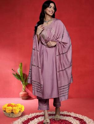 Women Solid Kurta with Trouser & Dupatta 1