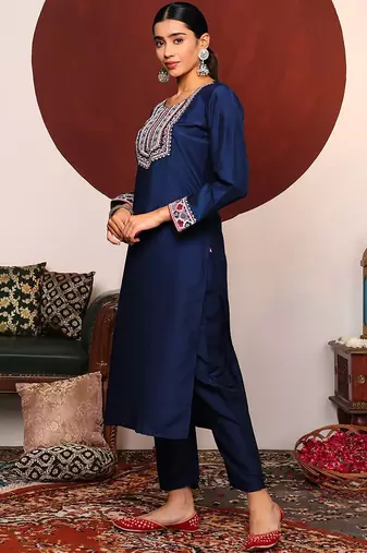 Blue Ethnic Motifs Embroidered Thread Work Kurta With Trousers & Dupatta