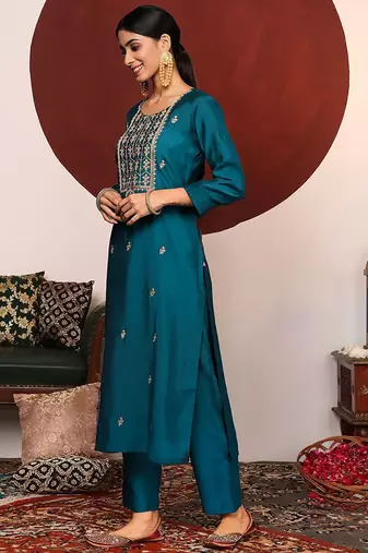 Women Ethnic Motifs Embroidered Regular Thread Work Kurta with Trousers & With Dupatta