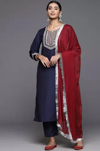 Floral Yoke Design Thread Work Straight Kurta with Trousers & Dupatta