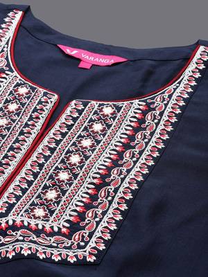 Floral Yoke Design Thread Work Straight Kurta with Trousers & Dupatta 2
