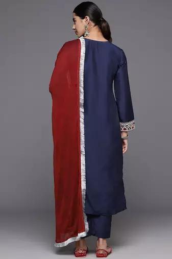 Floral Yoke Design Thread Work Straight Kurta with Trousers & Dupatta