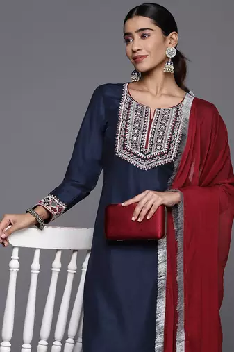 Women Ethnic Motifs Embroidered Regular Kurta with Trousers & With Dupatta