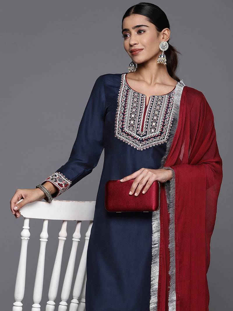 Women Ethnic Motifs Embroidered Regular Kurta with Trousers & With Dupatta