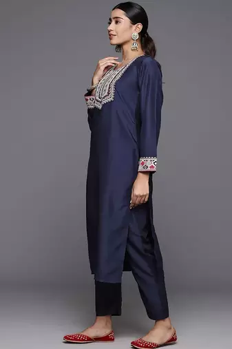 Women Ethnic Motifs Embroidered Regular Kurta with Trousers & With Dupatta