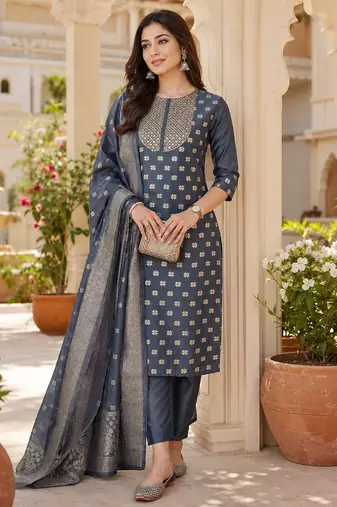women's chanderi silk embroidered kurta set with jacquard dupatta