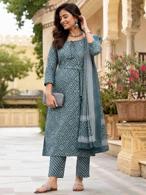 women's straight side slit  mirror work  kurta pant set with digital mal dupatta 2