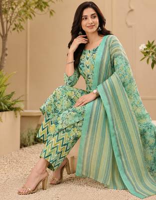 women's jaipuri floral print straight side slit kurta plazzo set with dupatta 2