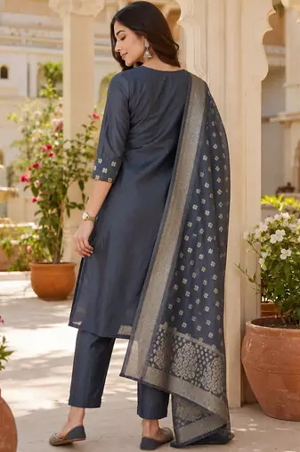 women's chanderi silk embroidered kurta set with jacquard dupatta