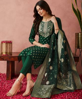 women's chanderi silk embroidered kurta set with jacquard dupatta 2