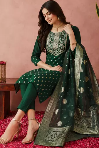 women's chanderi silk embroidered kurta set with jacquard dupatta