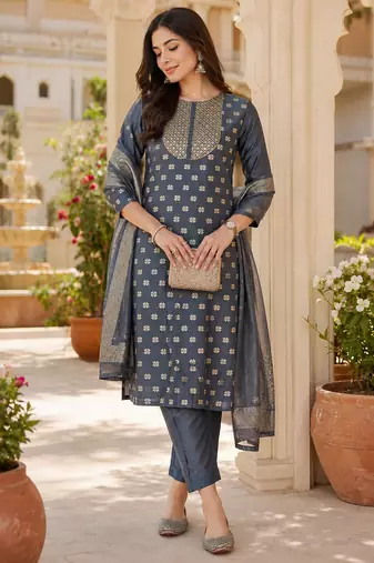 women's chanderi silk embroidered kurta set with jacquard dupatta