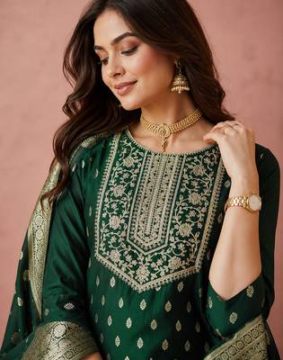 women's chanderi silk embroidered kurta set with jacquard dupatta 4