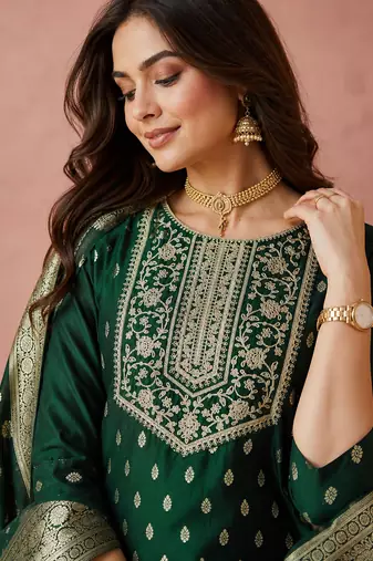women's chanderi silk embroidered kurta set with jacquard dupatta