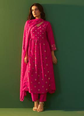 Pink cotton floral printed ethnic kurta set with matching dupatta 1