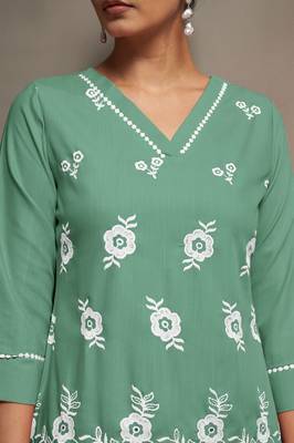 Green pure cotton schiffli embroidered straight co-ord set 5