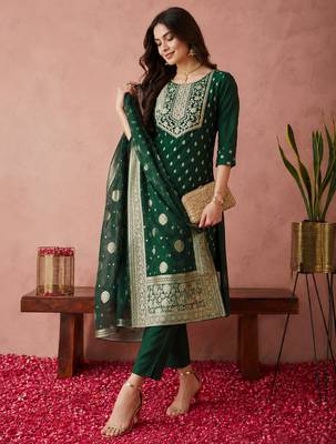 women's chanderi silk embroidered kurta set with jacquard dupatta 5