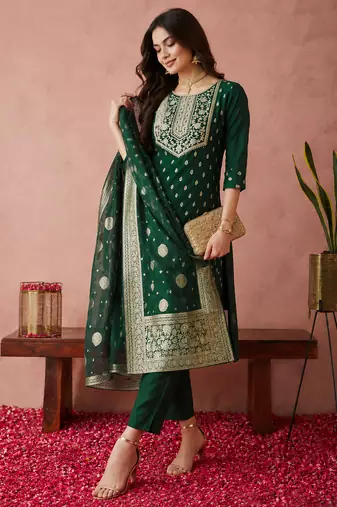 women's chanderi silk embroidered kurta set with jacquard dupatta