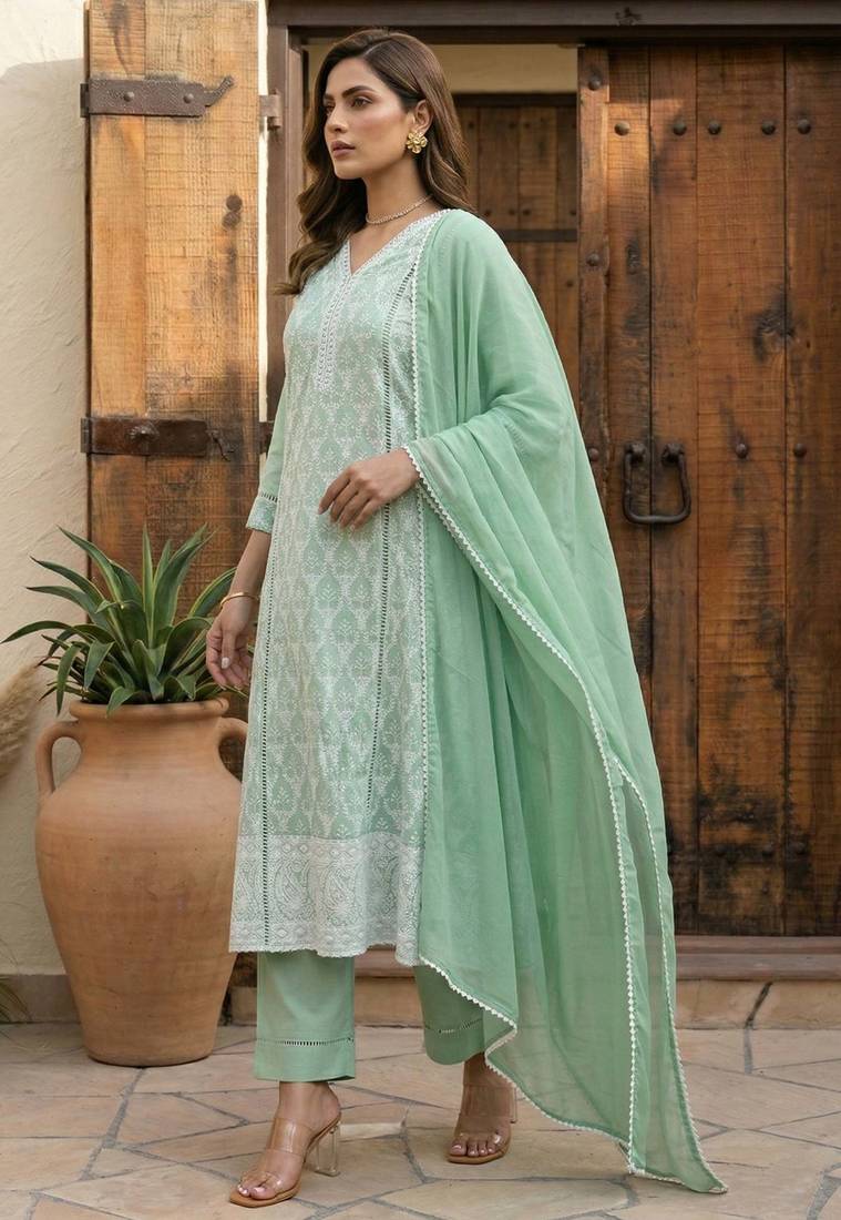 Green pure cotton embroidered thread work ethnic kurta set with matching dupatta
