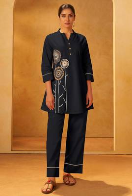 Women black pure cotton embroidered straight kurta co-ord set 1