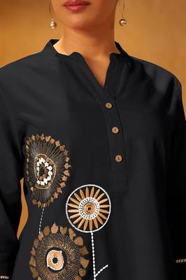 Women black pure cotton embroidered straight kurta co-ord set 4