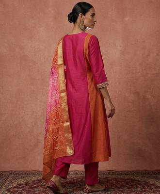 Pink chinon embroidered thread work ethnic kurta set with matching dupatta 4