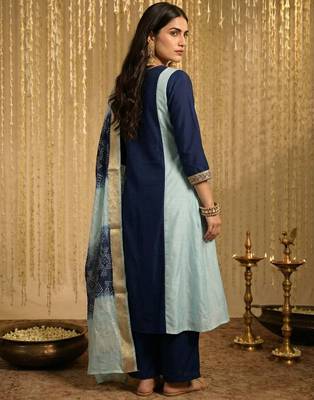 Sky blue chinon embroidered thread work ethnic kurta set with matching dupatta 4