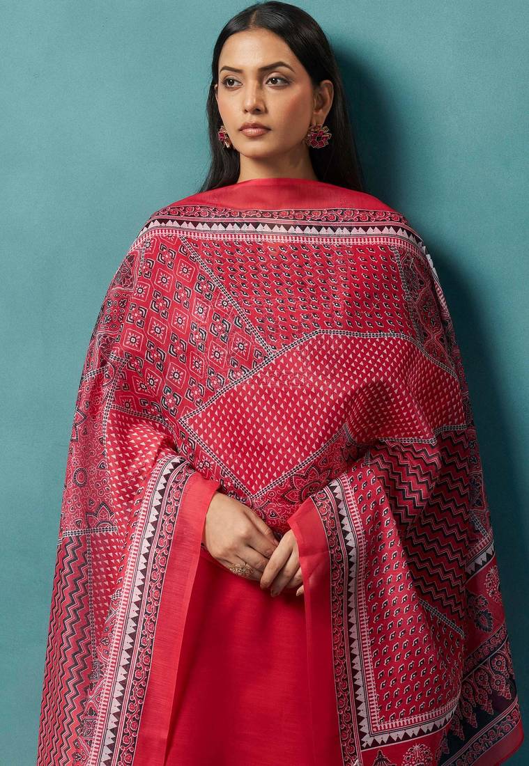 Red cotton blend geometric printed ethnic kurta set with matching dupatta