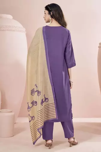 Red cotton blend plain na ethnic kurta set with matching dupatta