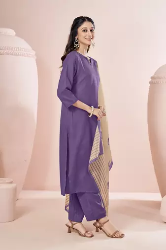 Red cotton blend plain na ethnic kurta set with matching dupatta