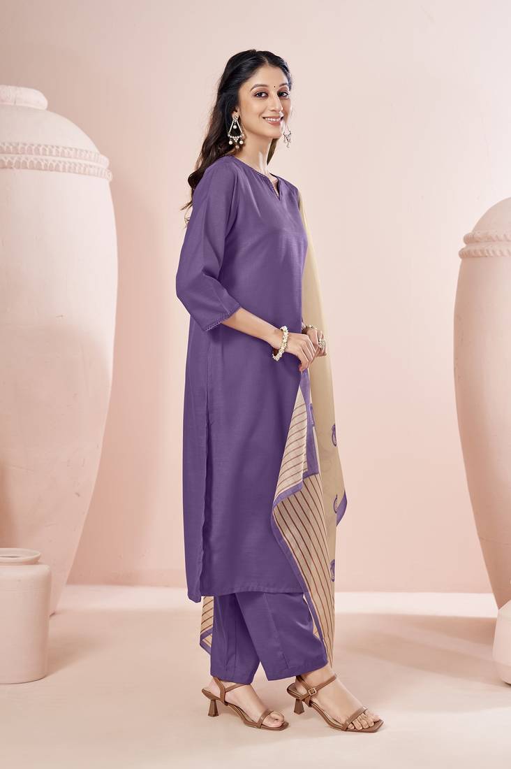 Red cotton blend plain na ethnic kurta set with matching dupatta