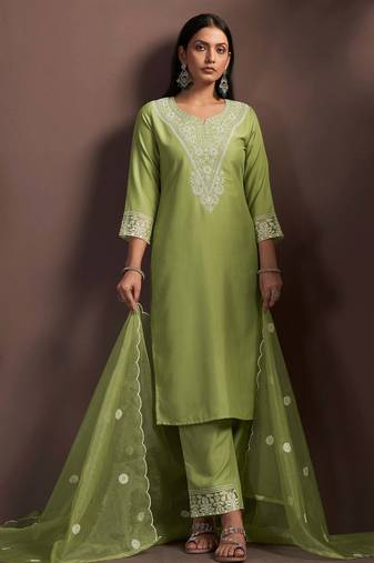 Green cotton blend embroidered thread work ethnic kurta set with matching dupatta