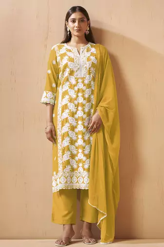 Green cotton blend embroidered thread work ethnic kurta set with matching dupatta