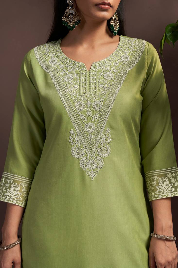 Green cotton blend embroidered thread work ethnic kurta set with matching dupatta