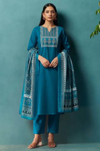 Blue cotton blend geometric printed ethnic kurta set with matching dupatta