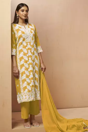 Green cotton blend embroidered thread work ethnic kurta set with matching dupatta