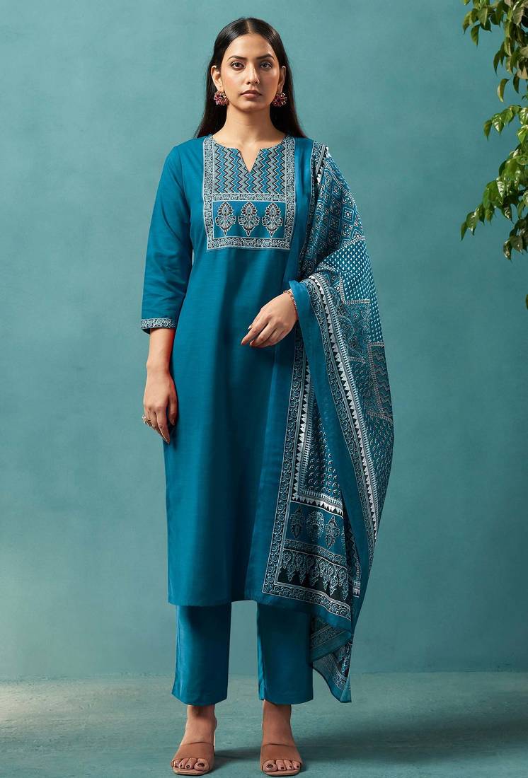 Blue cotton blend geometric printed ethnic kurta set with matching dupatta