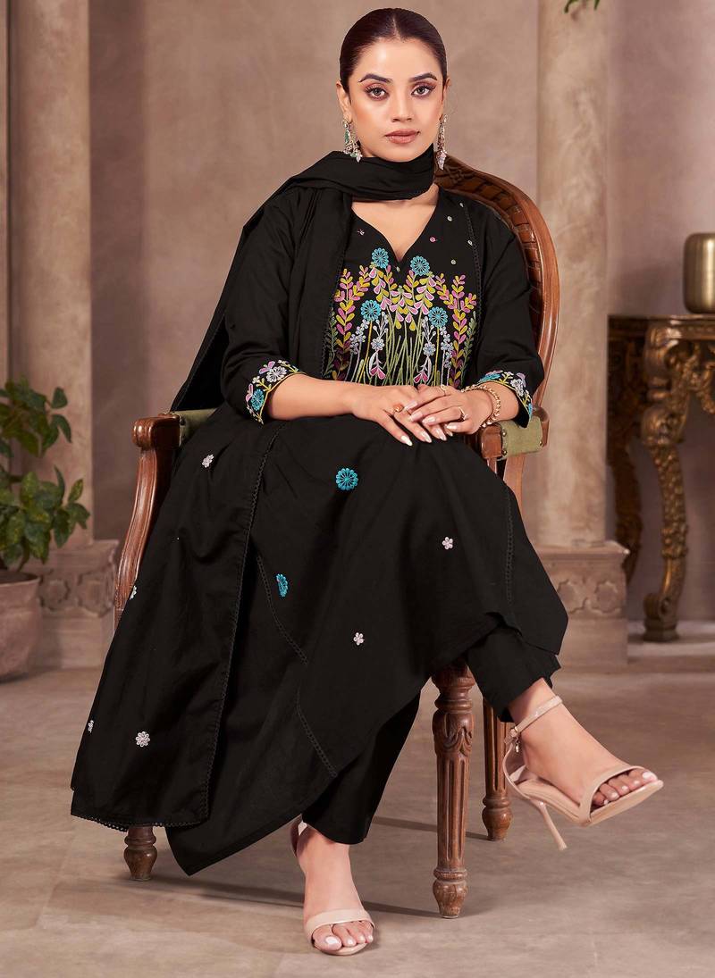 Black pure cotton embroidered thread work ethnic kurta set with matching dupatta