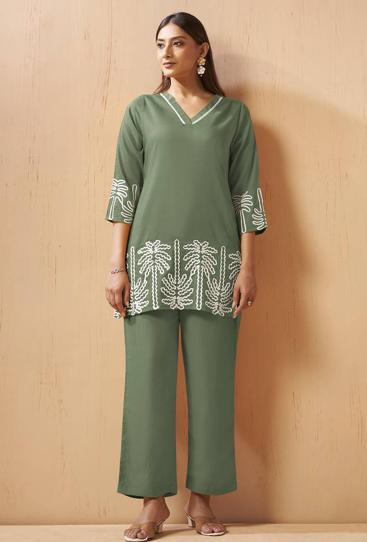 Green embroidered cotton blend co-ord set