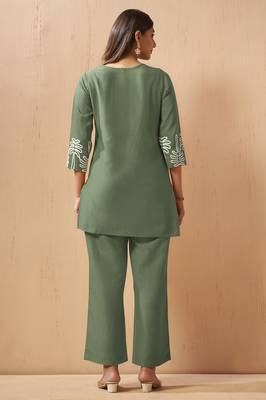 Green embroidered cotton blend co-ord set 2