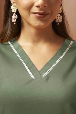 Green embroidered cotton blend co-ord set 5