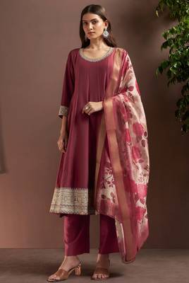 Wine chinon embroidered zari work ethnic kurta set with matching dupatta 2