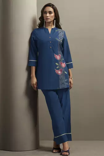 Women's pure cotton bird embroidered straight kurta with solid pure cotton pants co-ord set