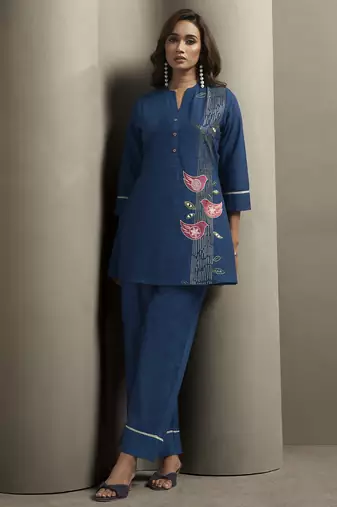 Women's pure cotton bird embroidered straight kurta with solid pure cotton pants co-ord set