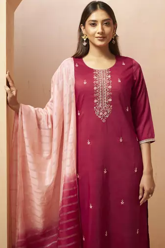 Red chinon embroidered hand embroidery ethnic kurta set with matching dupatta