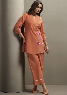 Women's pure cotton bird embroidered straight kurta with solid pure cotton pants 2