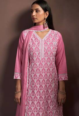Pink pure cotton embroidered thread work ethnic kurta set with matching dupatta 5