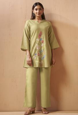 Green embroidered mirror work co-ord set 1
