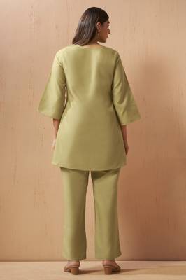 Green embroidered mirror work co-ord set 2